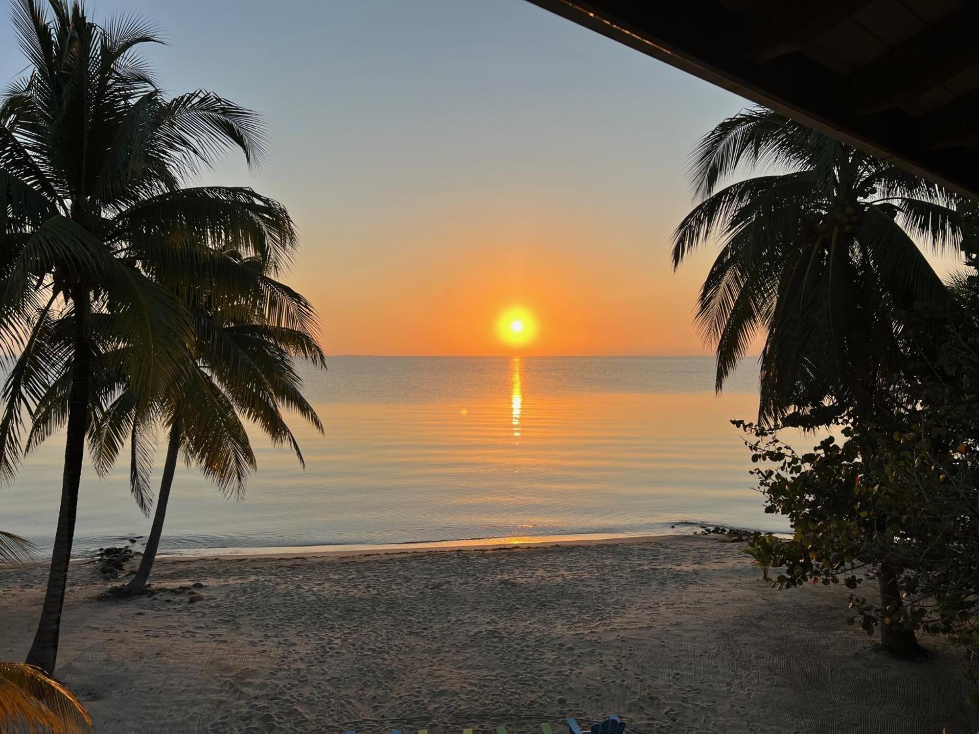 Bella Sway Belize Villa Maya Beach Exterior photo