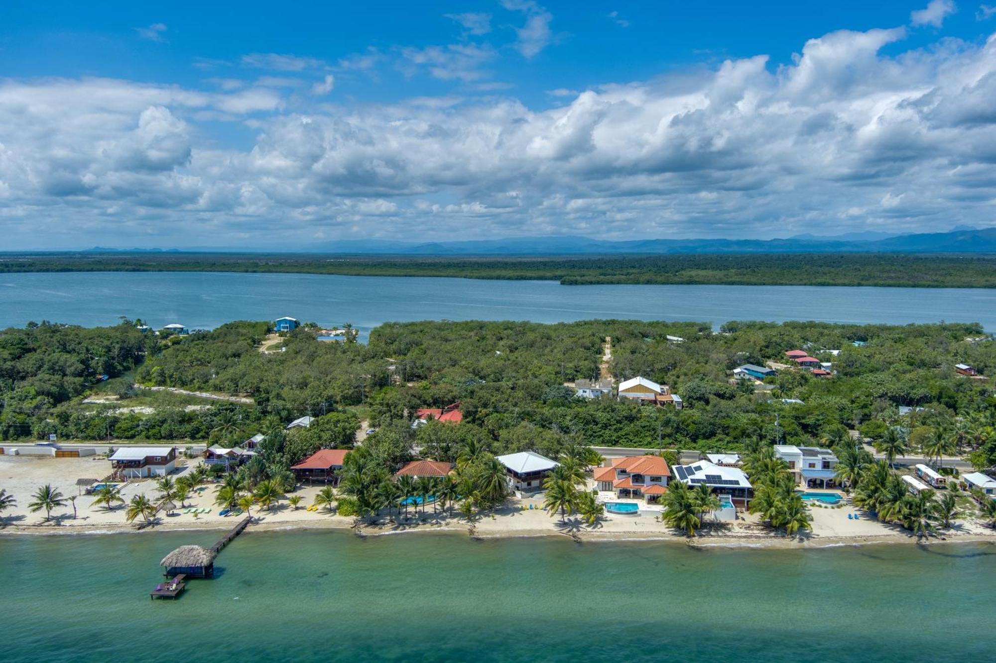 Bella Sway Belize Villa Maya Beach Exterior photo